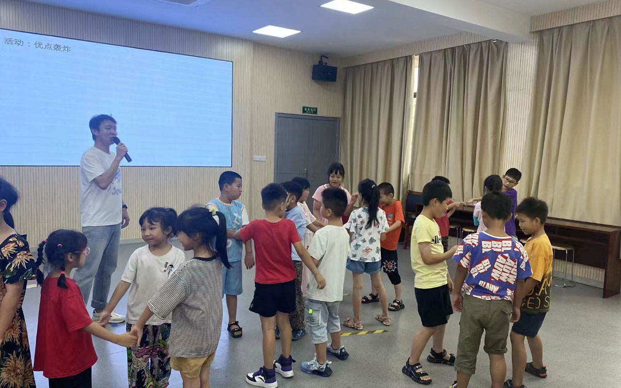 青浦龙观乡中心学校